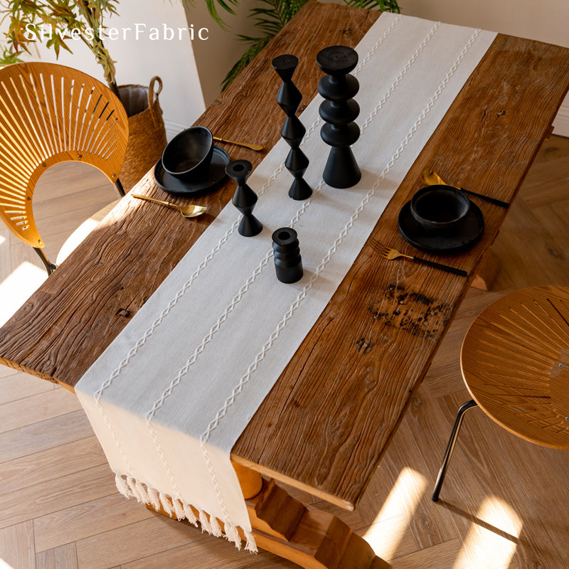 white table runner for everyday dining