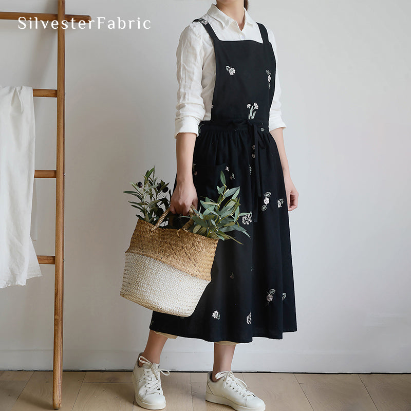 Floral Embroidered Black Apron丨Black Apron With Pockets