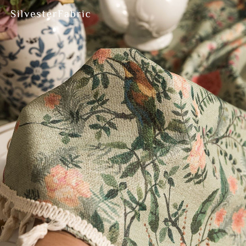 green round  farmhouse  floral tablecloth edge stitching detail